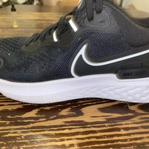 Nike React Miler
Black shoes men’s/ and women’s